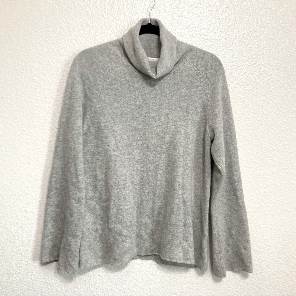 Marshall Fields Cashmere Gray Turtleneck Sweater Women's Sz M